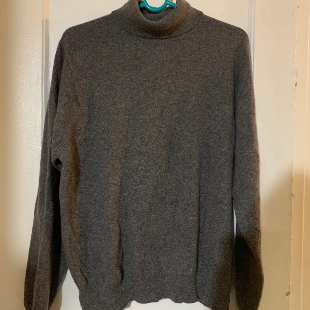 ✨Saks Fifth Ave Cashmere Sweater✨